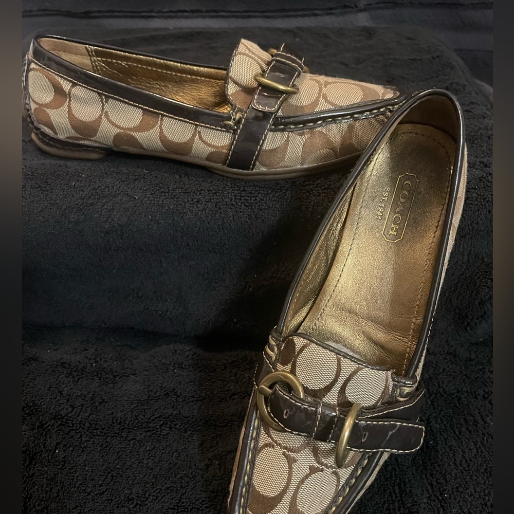 WOMANS COACH SIZE 6.5 SHARIN LOAFER